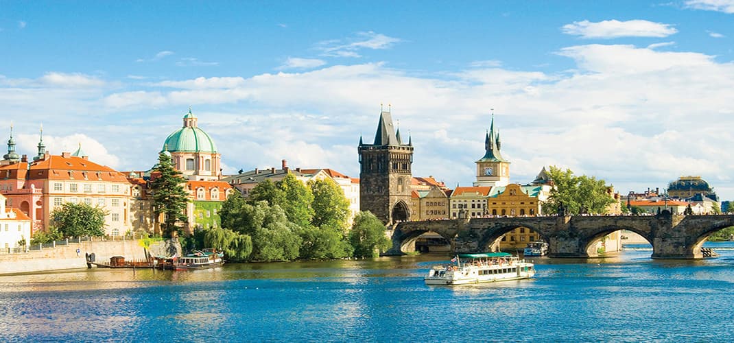 Charles Bridge, Praguq, Czechia